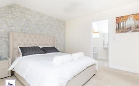 4 Bed 3 Bath - Kirkstall House By Alt-Stay Accommodation - Ideal For Contractors & Remote Workers - Long Stays Welcome