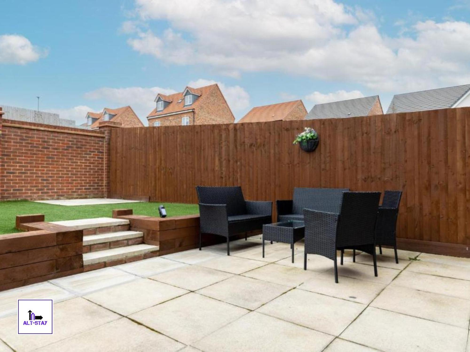 Spacious Modern Home: Leeds Gateway for Groups & Contractors Wakefield Exterior photo