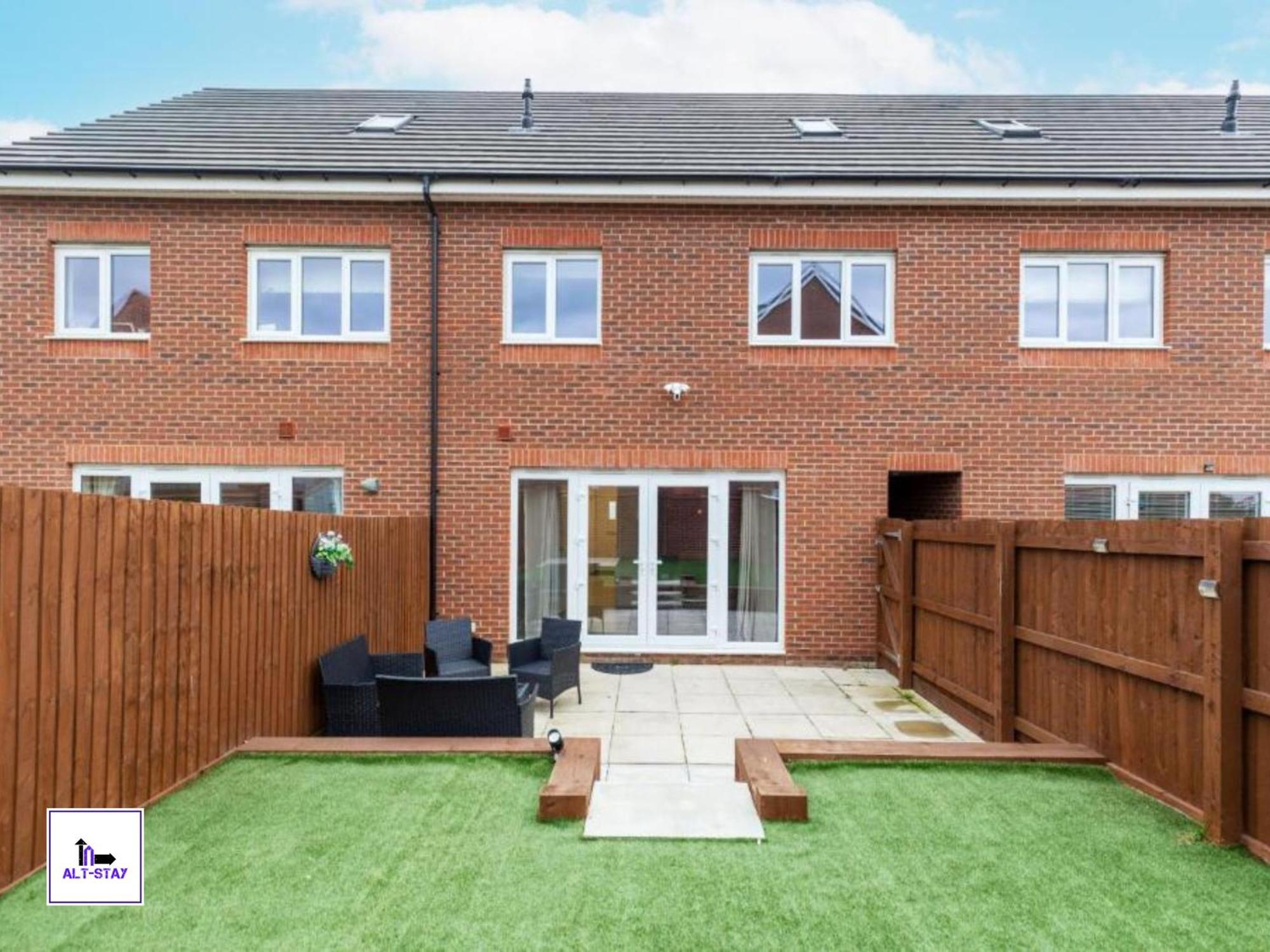 Spacious Modern Home: Leeds Gateway for Groups & Contractors Wakefield Exterior photo